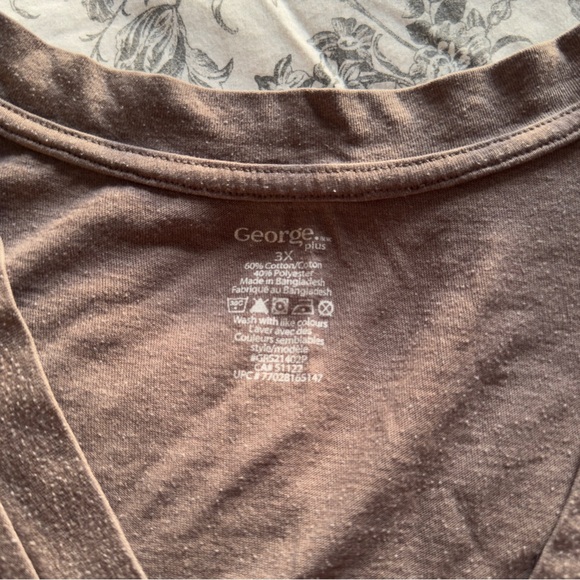 Brown V-Neck Short Sleeve Top - Picture 2 of 2